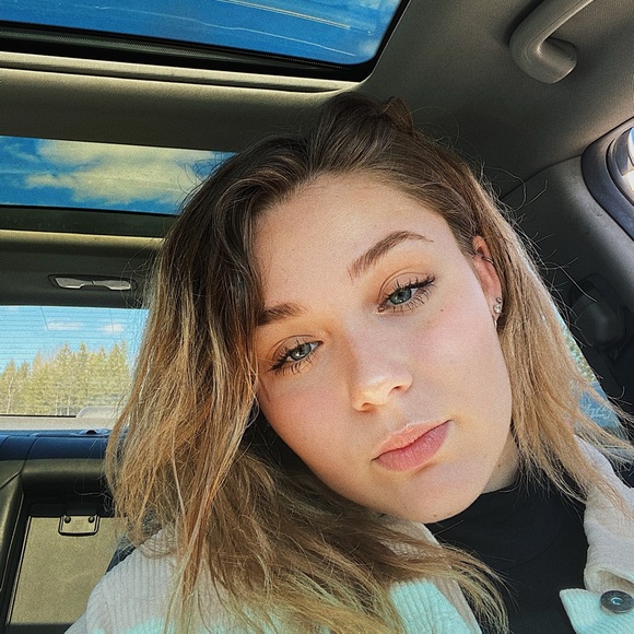 Meet your Posher, Victoria - Picture 1 of 1